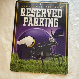 NFL - Minnesota Vikings Team Color Reserved Parking Sign Décor